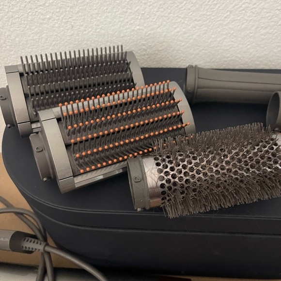 Dyson Airwrap Multi Styler Complete Long Barrel Nickel/Copper 6 piece - Picture 6 of 7